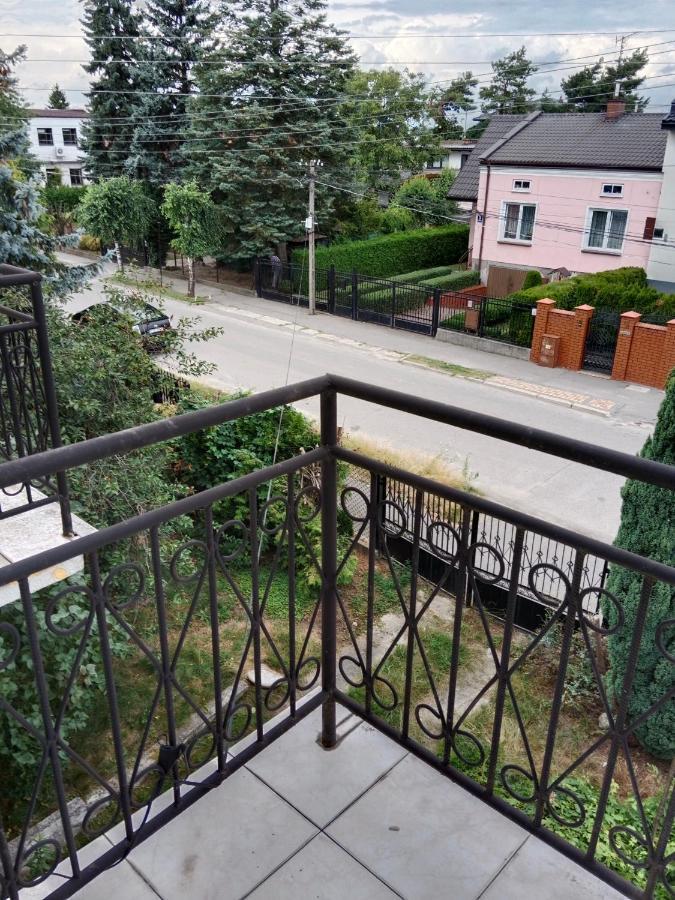 La Madriguera Bed and Breakfast Raszyn Buitenkant foto