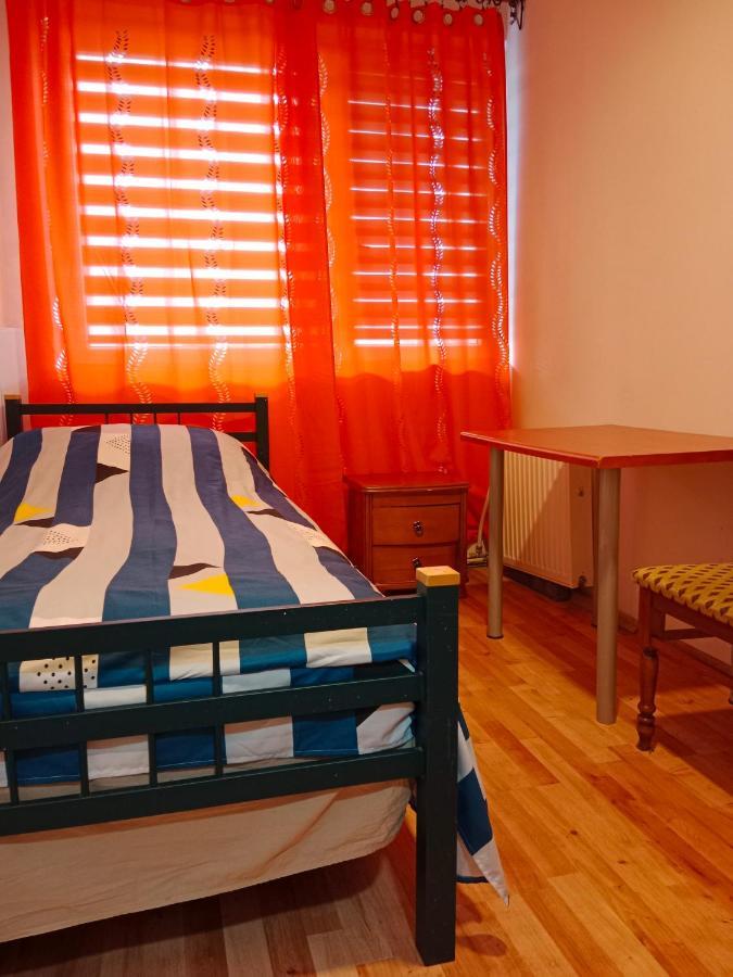 La Madriguera Bed and Breakfast Raszyn Buitenkant foto